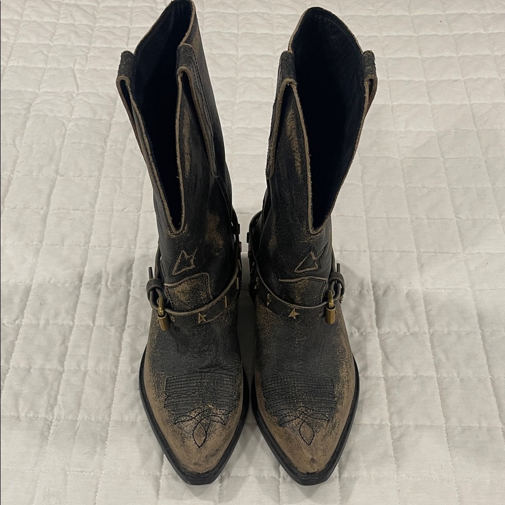 Golden Goose Wish Star Distressed  Boots